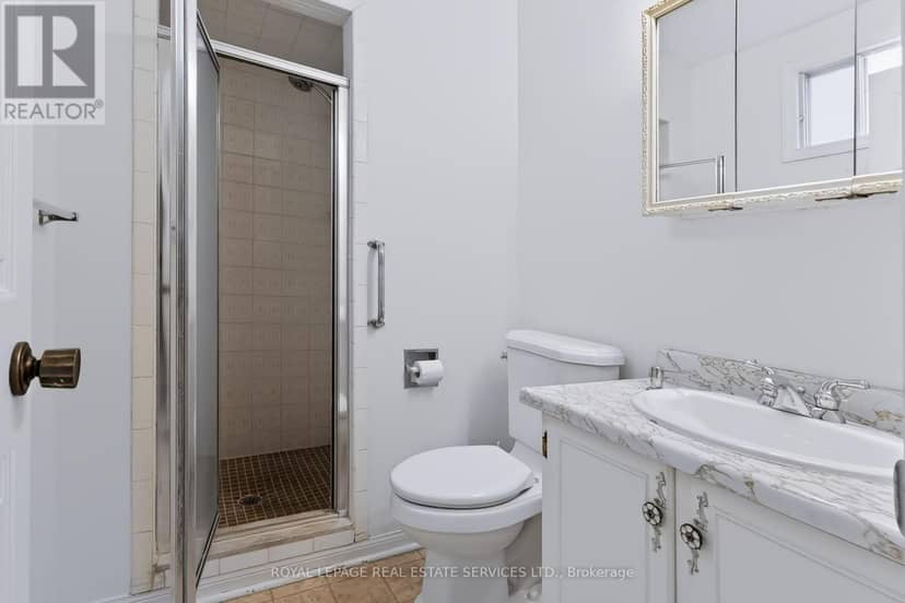 1326 Prince Albert Court — photo 27 of 40