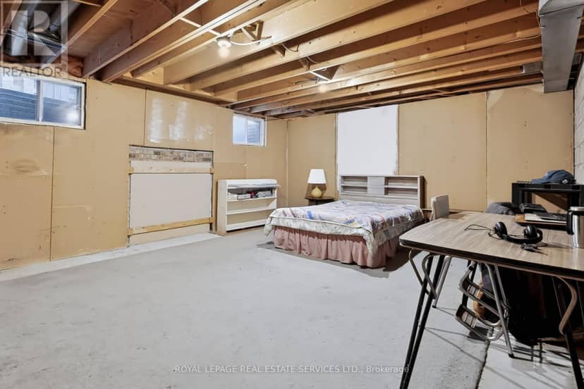 1326 Prince Albert Court — photo 37 of 40