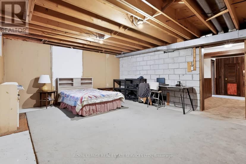 1326 Prince Albert Court — photo 38 of 40