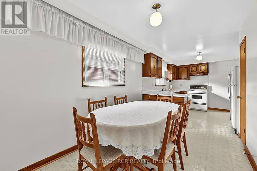 32 Bartel Drive, Toronto, photo 6