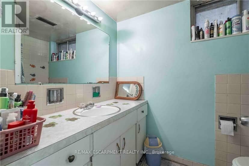 374 Upper Wentworth Street W — photo 14 of 40