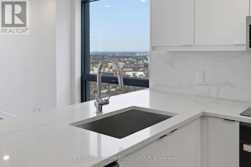 2406 - 180 George Street — photo 18 of 37