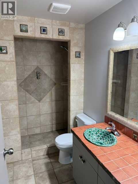 8 McLeod Drive — photo 10 of 18