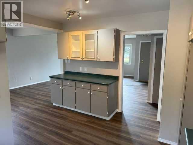 8 McLeod Drive — photo 9 of 18