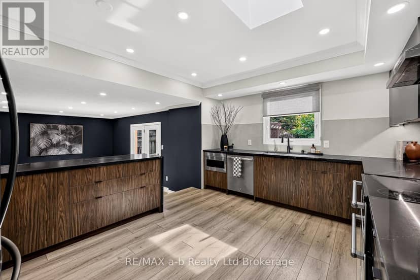 1182 Sprucedale Road — photo 10 of 36