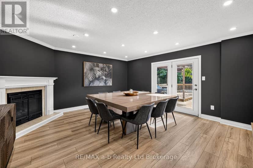 1182 Sprucedale Road — photo 13 of 36