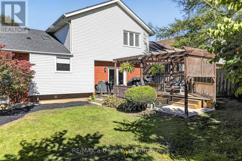 1182 Sprucedale Road — photo 33 of 36