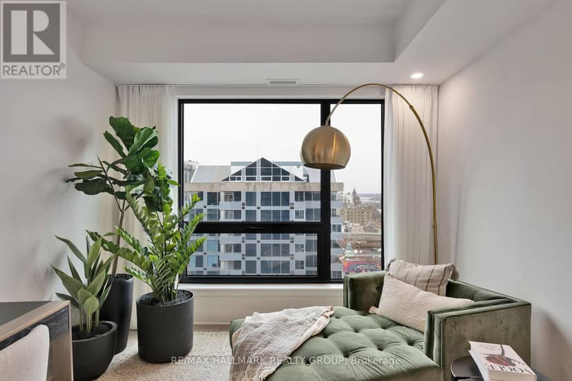 2202 - 180 George Street — photo 14 of 40