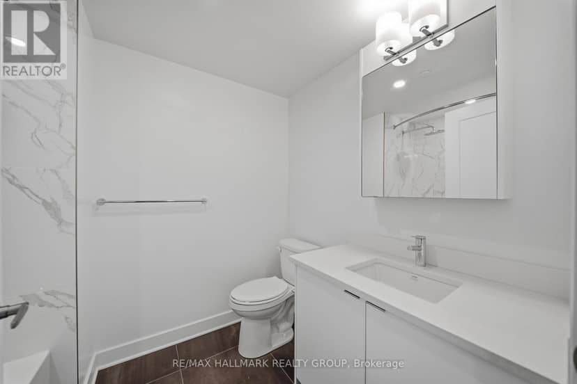 2202 - 180 George Street — photo 24 of 40