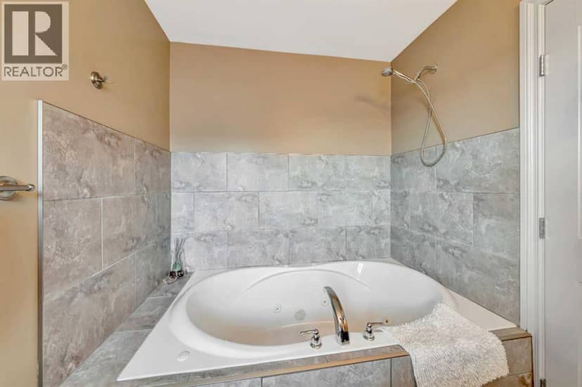 7416 29 Street — photo 30 of 40