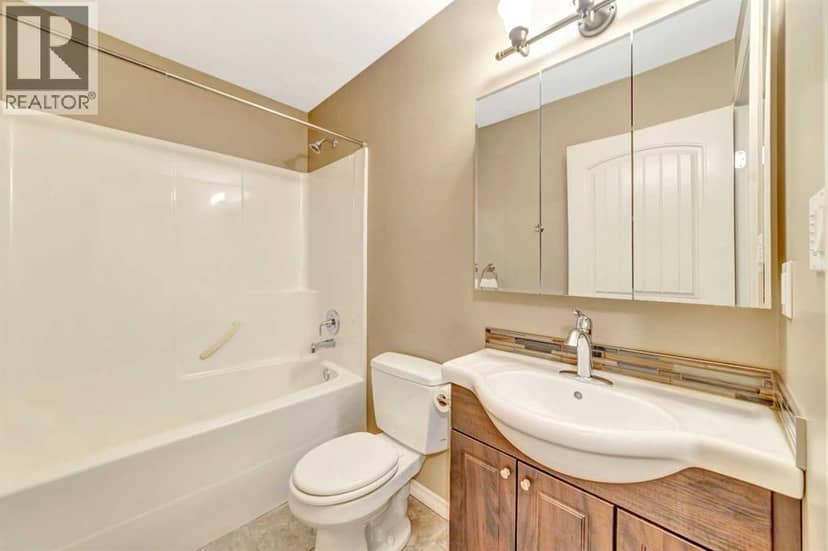 7416 29 Street — photo 36 of 40