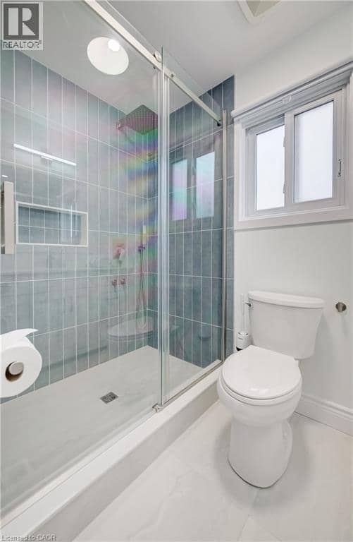 245 FERN Crescent — photo 20 of 40
