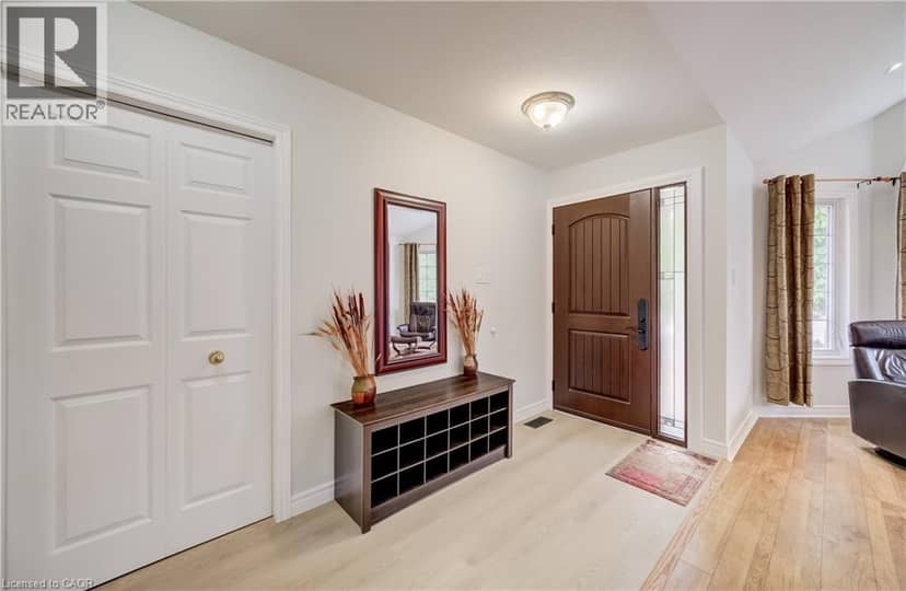 245 FERN Crescent, Waterloo, photo 6