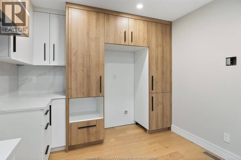 4015 ROSELAND DRIVE East — photo 19 of 30
