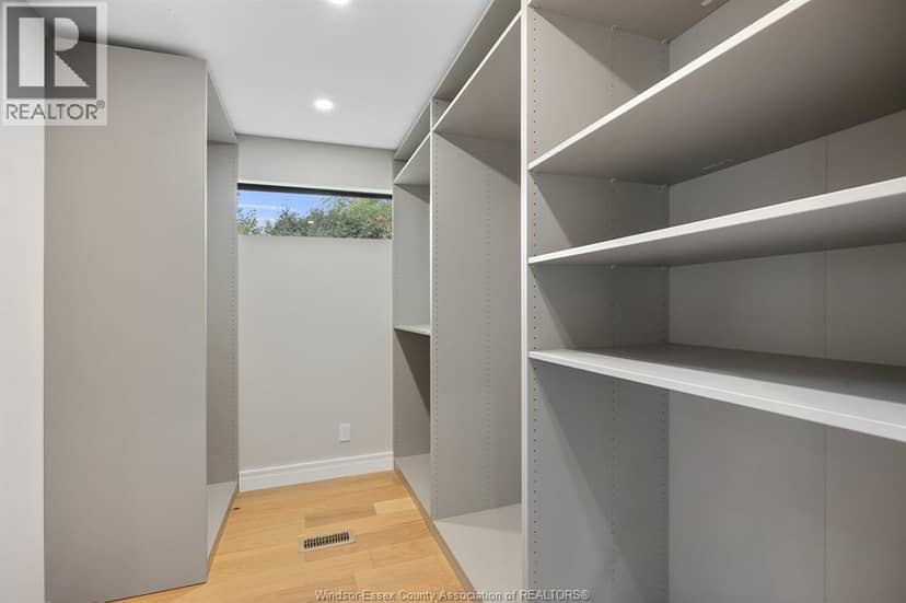 4015 ROSELAND DRIVE East — photo 13 of 30