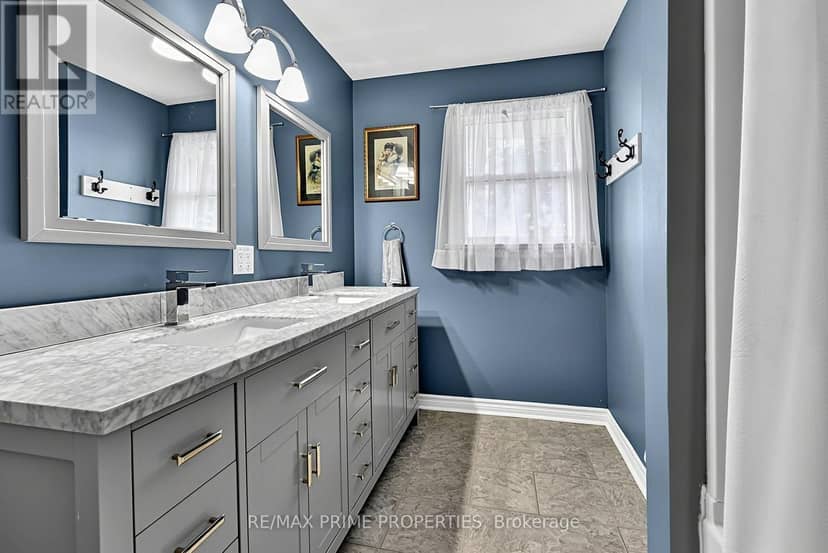 426 Zephyr Road — photo 16 of 40