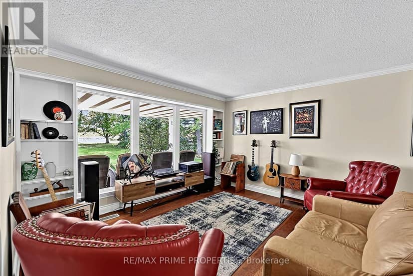 426 Zephyr Road, Uxbridge, photo 6