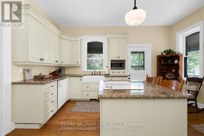 1407 Flos 8 Road W — photo 12 of 38