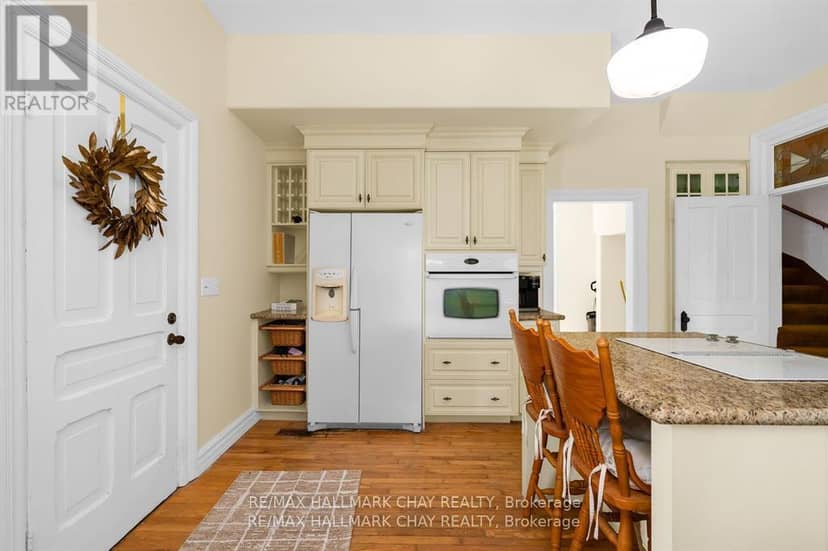 1407 Flos 8 Road W — photo 14 of 38