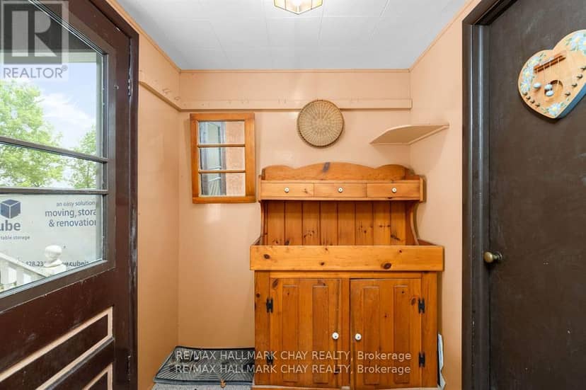 1407 Flos 8 Road W — photo 17 of 38