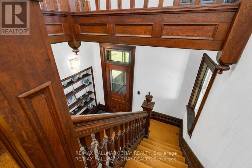 1407 Flos 8 Road W — photo 18 of 38