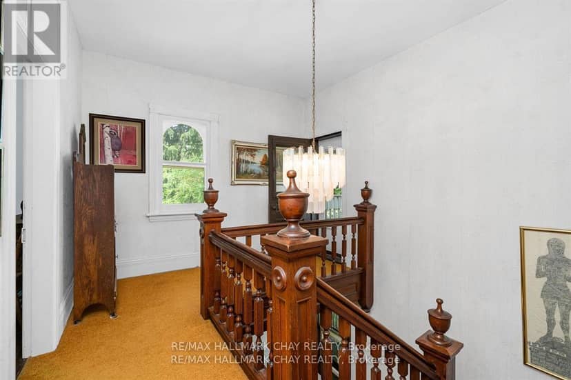 1407 Flos 8 Road W — photo 19 of 38