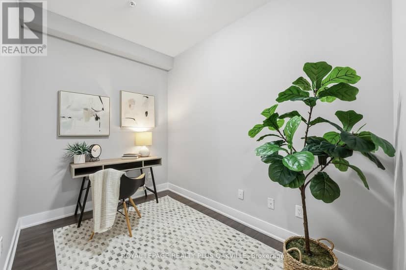 211 - 128 Garden Drive, Oakville, photo 7