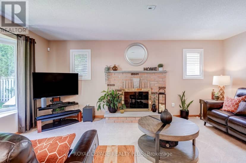 1459 Ravensmoor Crescent — photo 12 of 40