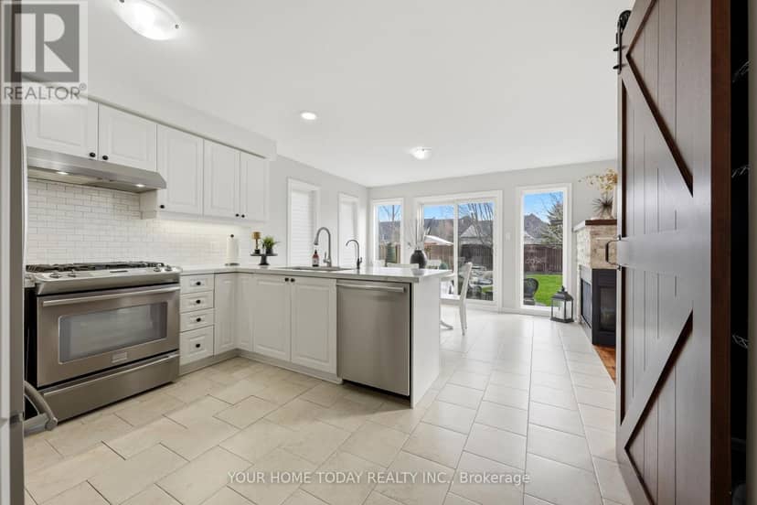 96 Lauchlin Crescent — photo 9 of 40