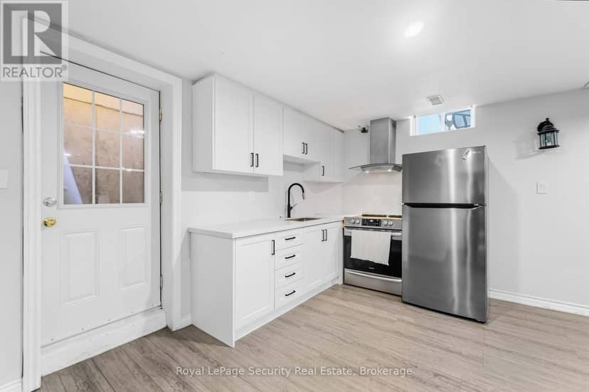 785 Tenth Avenue — photo 20 of 25