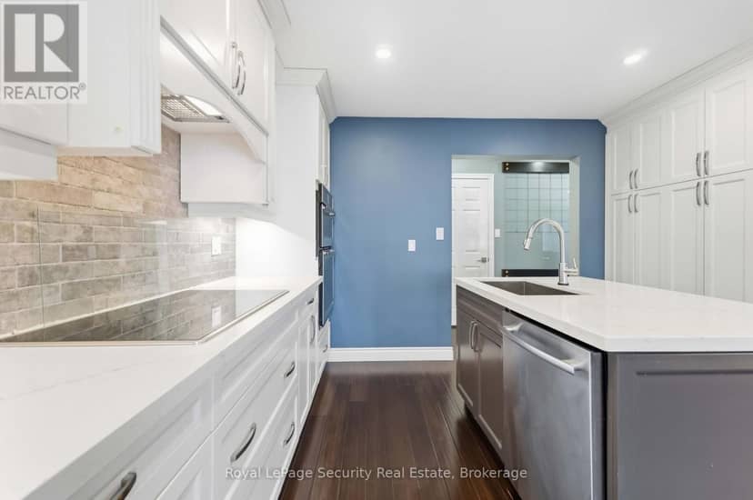 785 Tenth Avenue — photo 8 of 25