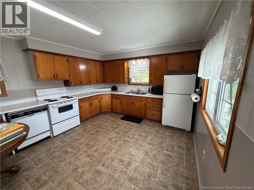 10096 Route 105, Beechwood, photo 3
