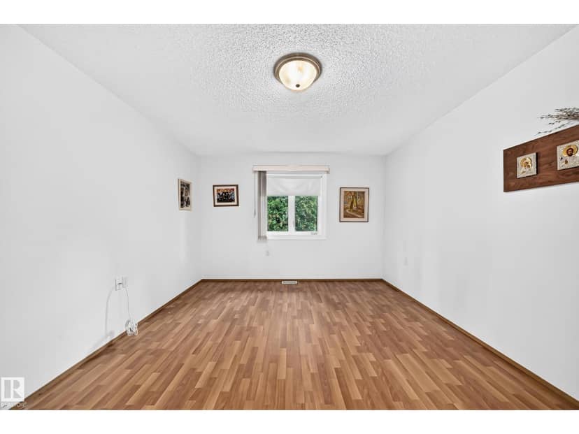 6526 158 AV NW — photo 32 of 40