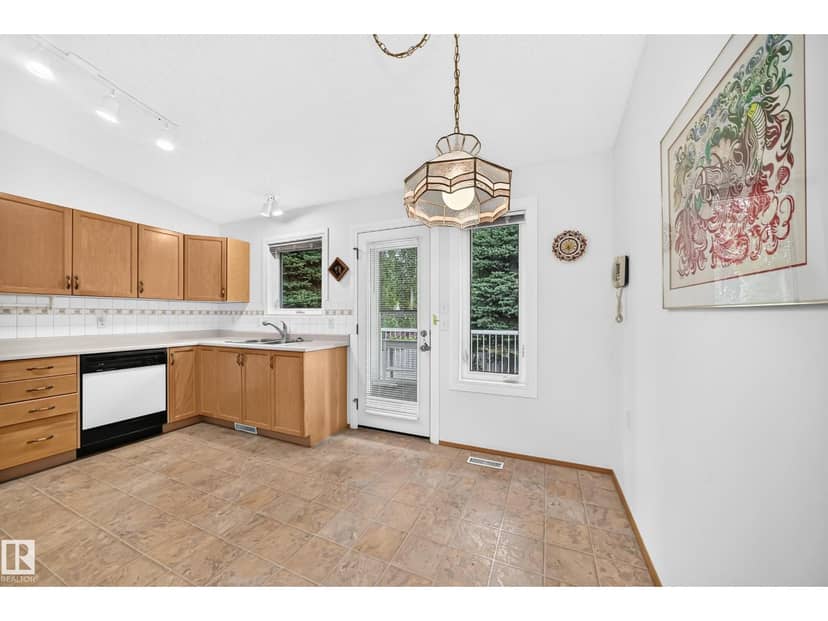 6526 158 AV NW — photo 20 of 40