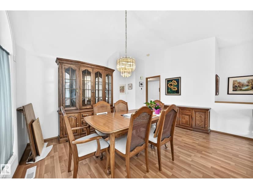 6526 158 AV NW — photo 15 of 40