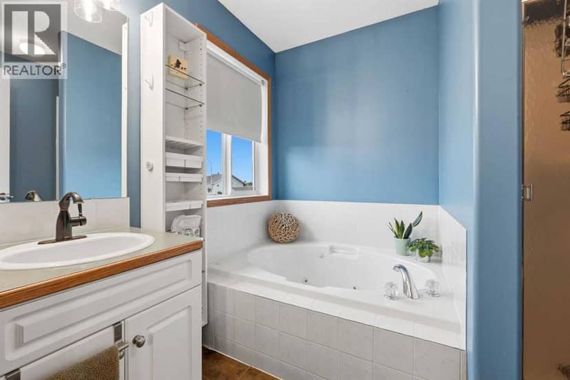 6215 58 Street — photo 18 of 30