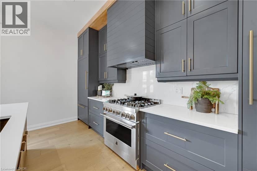 45 ALDERSHOT Place — photo 15 of 40
