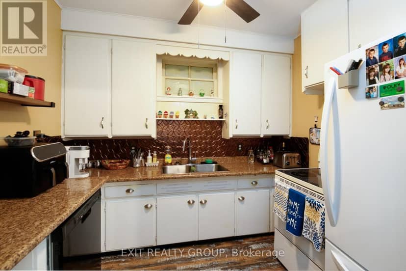11368 Hwy 62, Centre Hastings, photo 5