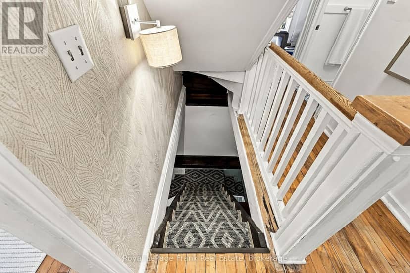 19 Churchill Crescent — photo 24 of 34