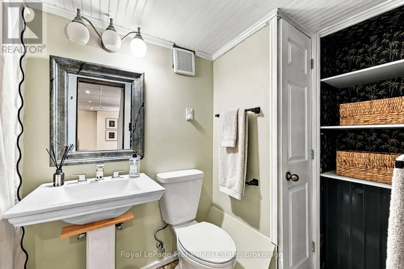 19 Churchill Crescent — photo 29 of 34