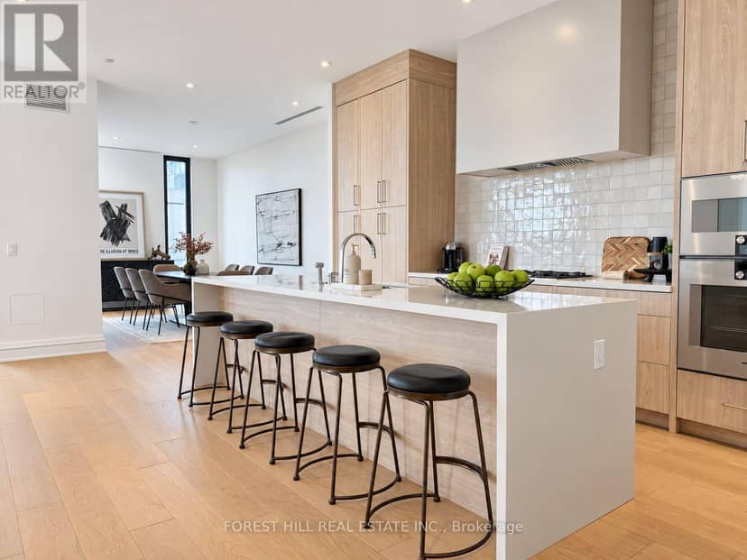6A - 2010 Bathurst Street — photo 13 of 37