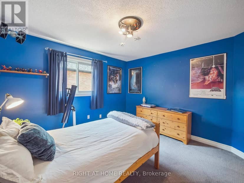 100 Carlyle Crescent — photo 27 of 40