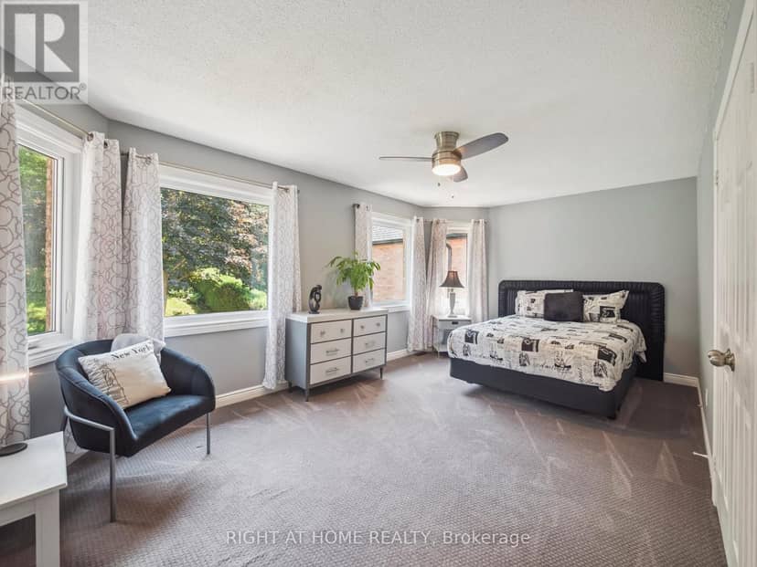 100 Carlyle Crescent — photo 28 of 40
