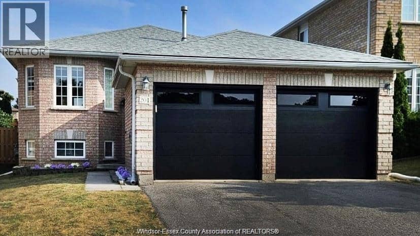 201 Hanmer STREET East — photo 1 of 22