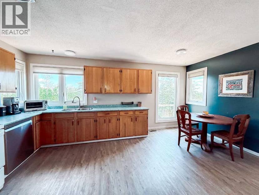 80102 Hwy 725 — photo 16 of 40