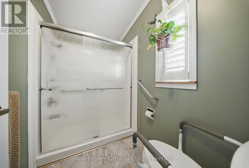 222 - 3033 Townline Road — photo 12 of 26