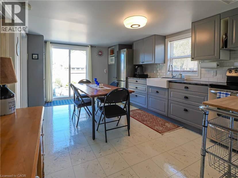 49 BROWN Street, Port Dover, photo 6