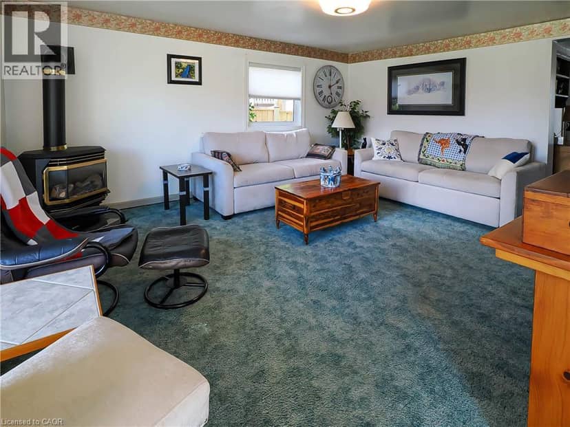 49 BROWN Street — photo 10 of 22