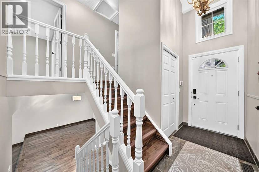 25, 448 Strathcona Drive SW, Calgary, photo 4