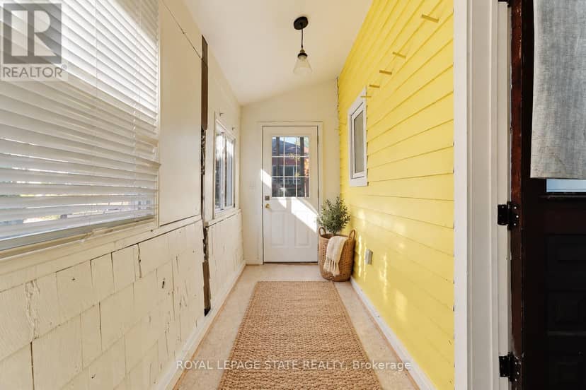 8 Tasker Street, St. Catharines, photo 5